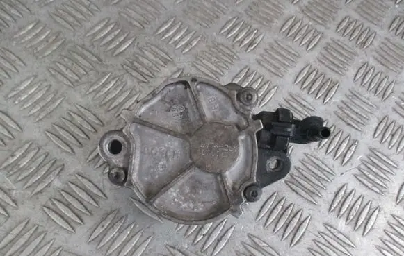 Peugeot 407 Vacuum pump D1562C1