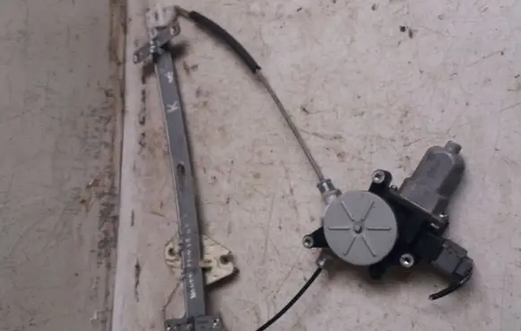 Honda FR-V Front door window regulator with motor