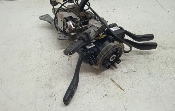 Steering wheel axle set