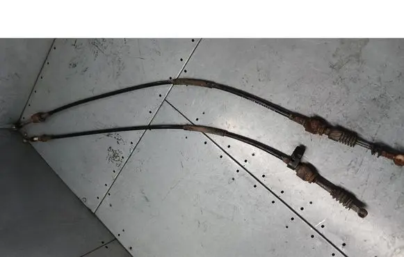 Gear shift cable linkage