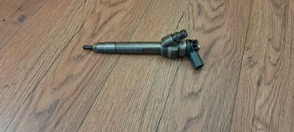 BMW 3 F30 F35 F31 Fuel injector 13537810702