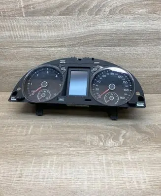 Volkswagen PASSAT B7 Speedometer (instrument cluster) 3AA920970A