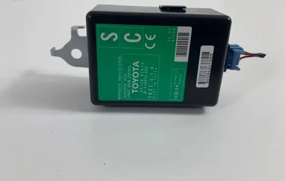 Toyota Avensis T270 Door control unit/module 8974005070