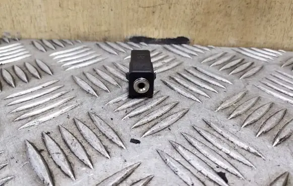 Ford Focus AUX in-socket connector DM5T19A164AA