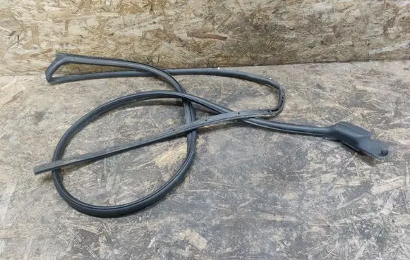 Cadillac SRX Front door rubber seal