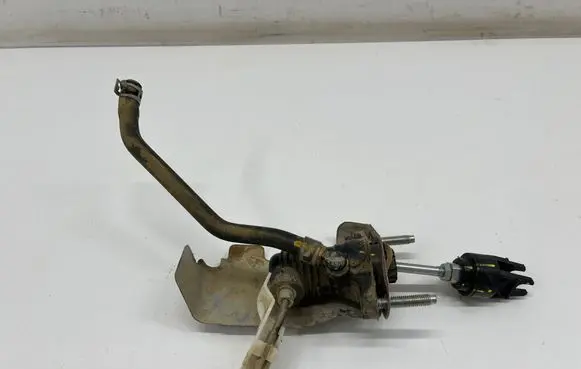 Toyota Hilux VIII Clutch slave cylinder 