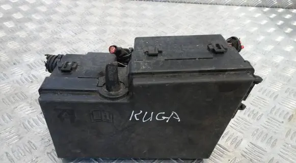Ford Kuga I Fuse box set 8V4T-14K733