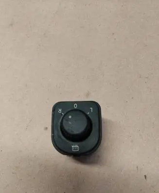 Volkswagen PASSAT B6 Wing mirror switch 1K0959565F 1036