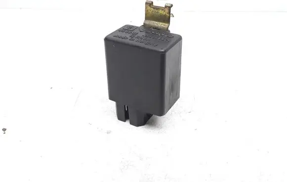 Volvo V70 Coolant fan relay 899931 1323592