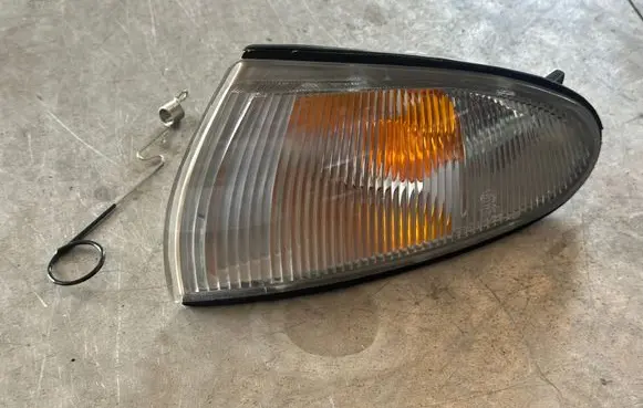 Mitsubishi Colt Front indicator light 185284B