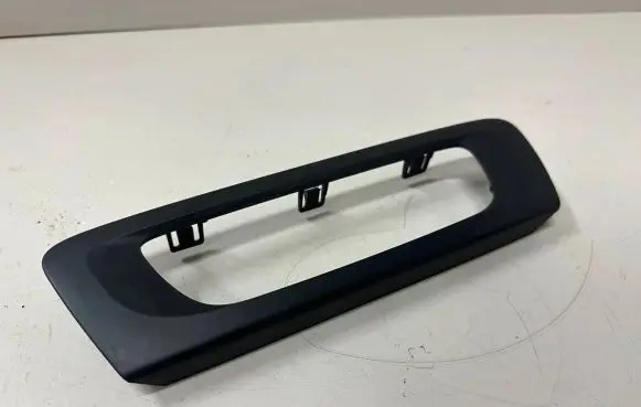 Radio/GPS head unit trim