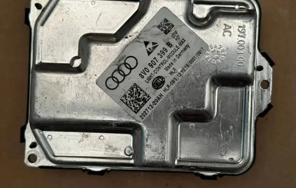 Audi A3 S3 8V Headlight ballast module Xenon 8V0907399B 20271220AH 11600010917