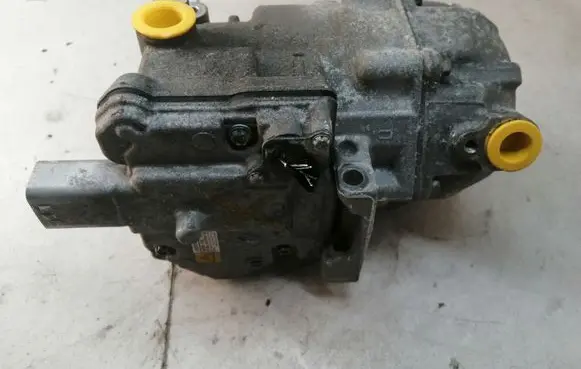 Toyota Auris E180 Air conditioning (A/C) compressor (pump) 0422001032 ES14C 30323