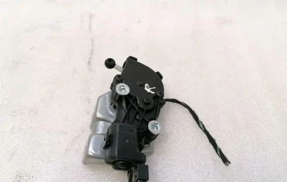 Mercedes-Benz GLS X166 Rear door window regulator motor A1666700104