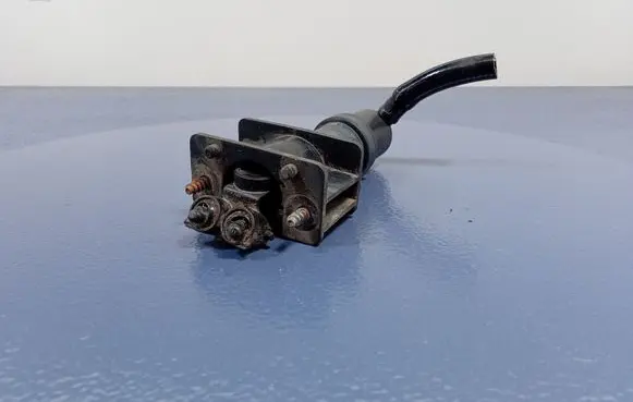 Audi A6 Allroad C5 Windshield washer spray nozzle 