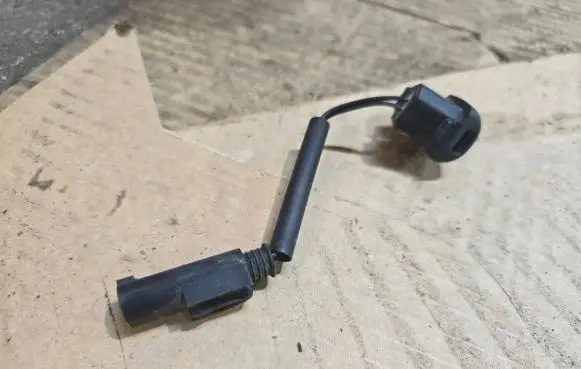 BMW 5 E60 E61 Windshield washer spray nozzle 7132969