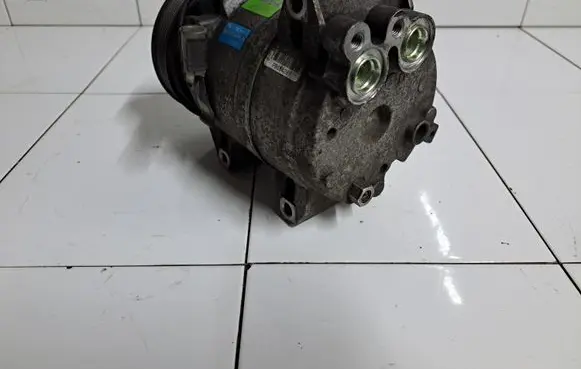Volvo XC70 Air conditioning (A/C) compressor (pump) 8708581 8684287