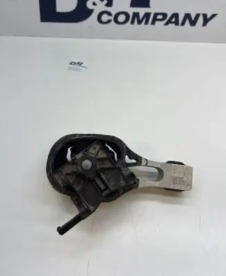 DS Automobiles 3 Crossback Engine mount bracket 9824116780