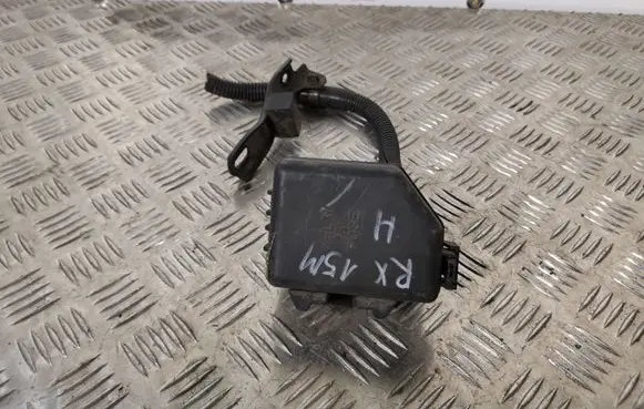 Lexus RX 450H Relay mounting block 8266248330