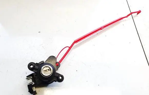 BMW 3 E90 E91 Tailgate exterior lock 82410889