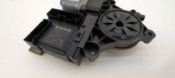 Volkswagen PASSAT B6 Front door window regulator motor 1K0959792N F005S00350 974629107