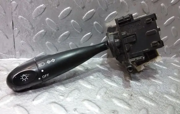 Toyota Yaris Verso Indicator stalk 1736482 6481R98