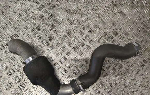 Opel Vivaro Intercooler hose/pipe MANC0107402 MANC0107004 8200648187