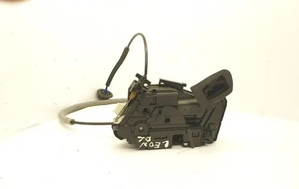 Seat Leon (5F) Rear door lock 16E5K4839016Q 5F4839017A