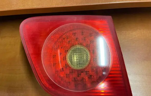 Volkswagen Touran I Tailgate rear/tail lights 333621L