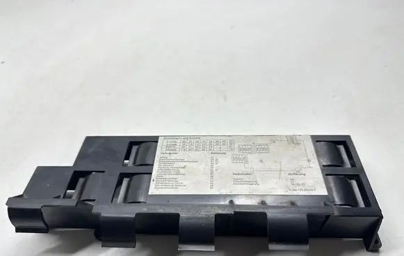 BMW 5 E34 Fuse box cover 1379555