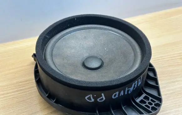 Opel Meriva B Front door speaker 23262113