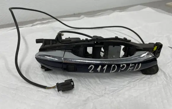 Mercedes-Benz E W211 Front door exterior handle A2117600234 A2115450928