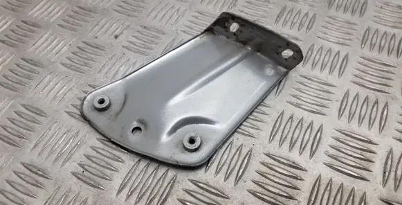 Skoda Yeti (5L) Fender mounting bracket 5L0821142