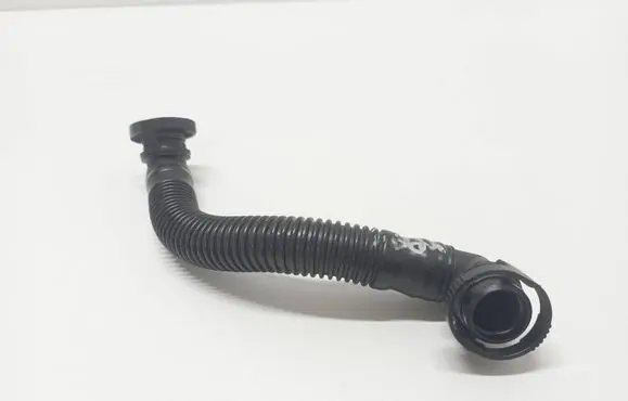 Volkswagen PASSAT B7 Breather hose/pipe 03L1034986