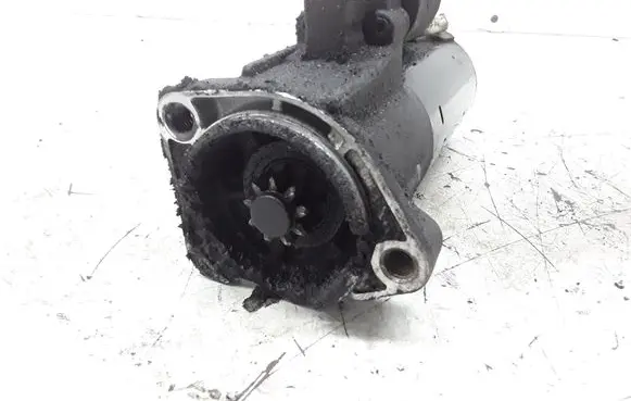 Volkswagen PASSAT B5.5 Starter motor 0001124020