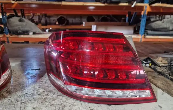 Mercedes-Benz E W212 Rear/tail lights A2129060703