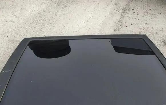 Hyundai Trajet Rear door window glass