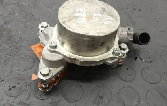Renault Trafic III (X82) Vacuum pump 146503760R
