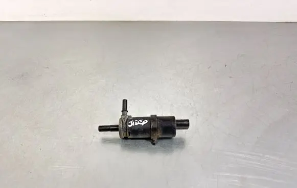 Jeep Grand Cherokee Headlight washer pump 89032971