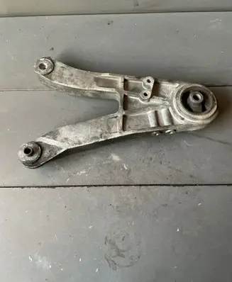 Volvo V70 Engine mounting bracket 3524347