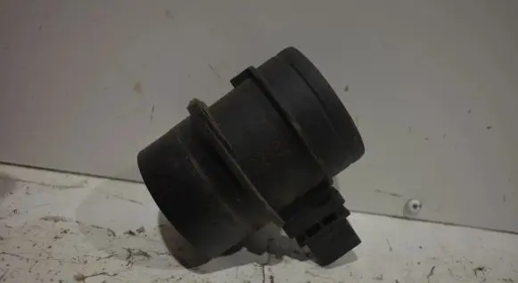 Volkswagen Tiguan Mass air flow meter 03G906461