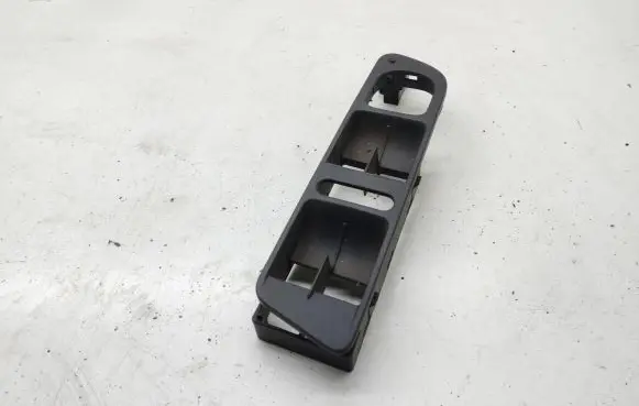 Volkswagen Tiguan Front door window switch trim 5N2867256