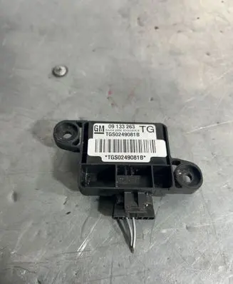 Opel Zafira B Airbag deployment crash/impact sensor 09133263 TGS0249081B