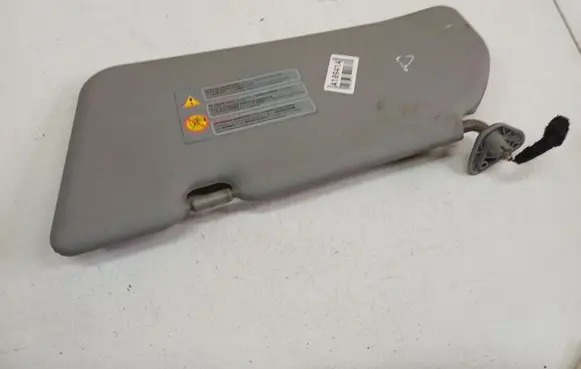Nissan Almera Tino Sun visor