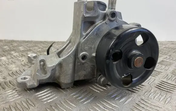 Nissan X-Trail T33 Water pump 210416E017