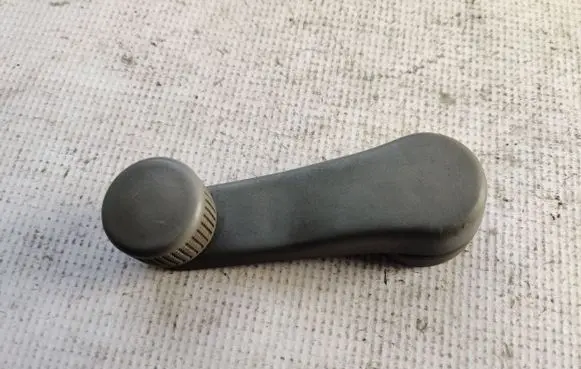 Volkswagen II LT Front door window winding handle 1H0837581D