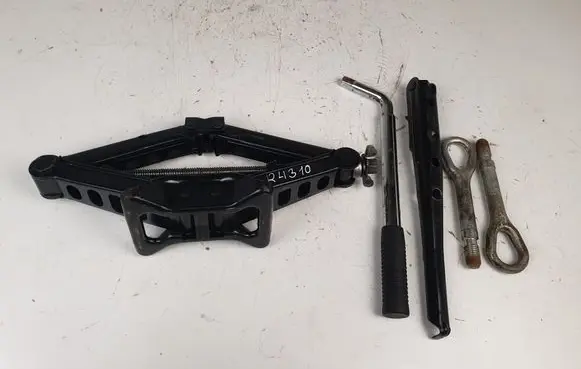Chrysler Sebring (JS) Lift Jack 04766160AA 86364D