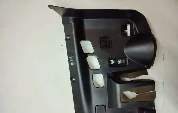 BMW 3 E90 E91 Dashboard lower bottom trim panel 10822910 7123739