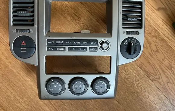 Nissan X-Trail T30 Center console 28395EQ301