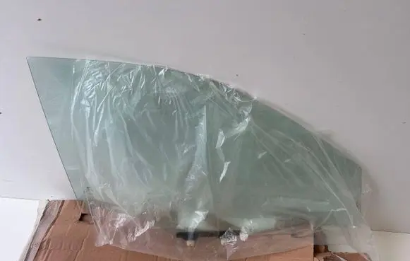 Hyundai i20 (BC3 BI3) Front door window/glass (coupe) 82420-C8010